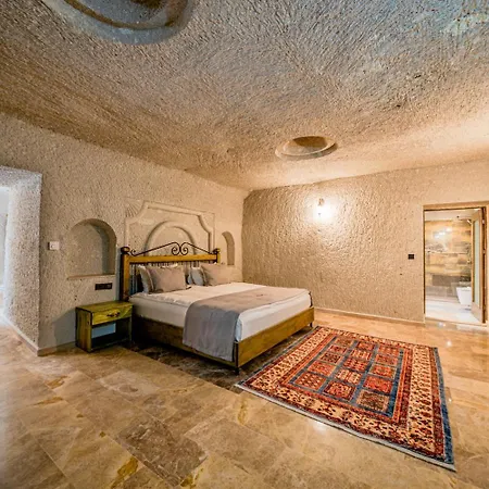 Majestic Cave House *