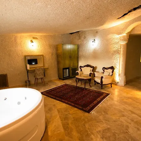 Majestic Cave House *