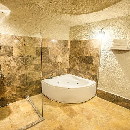 فندق Majestic Cave House نفسهير