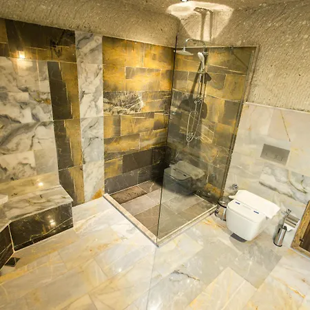 Hotel Majestic Cave House *