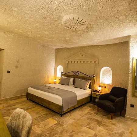 Majestic Cave House *