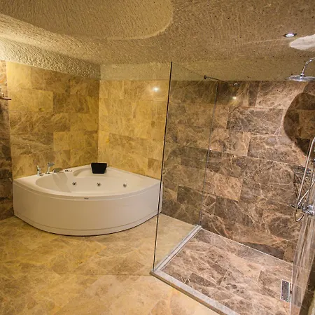 Hotel Majestic Cave House *