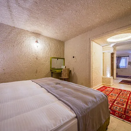 Hotel Majestic Cave House *