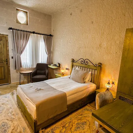 فندق Majestic Cave House نفسهير