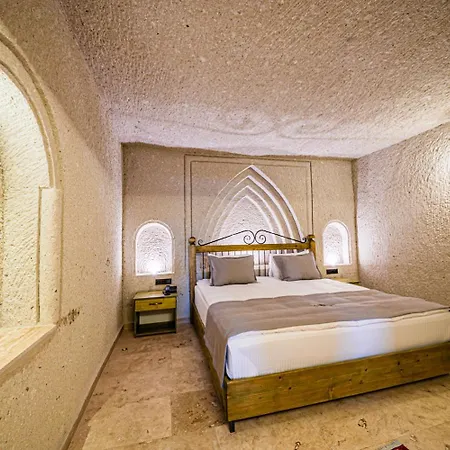 Majestic Cave House *