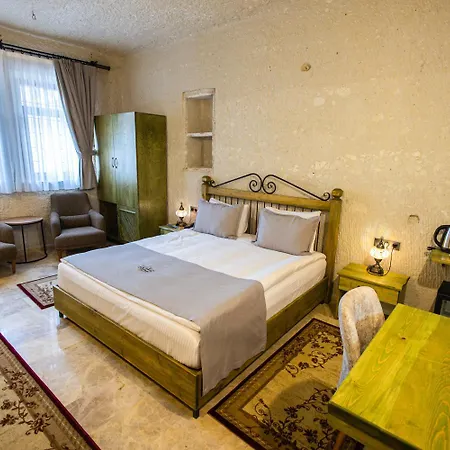 Hotel Majestic Cave House *