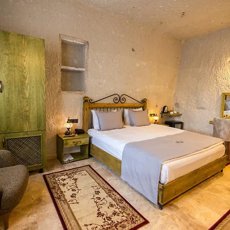 Majestic Cave House *