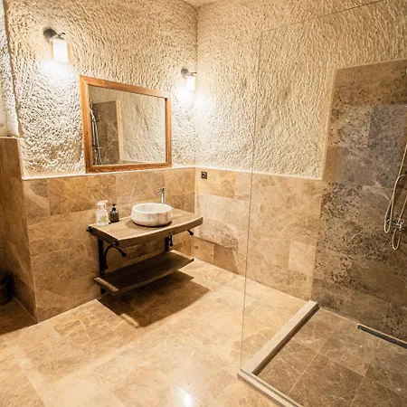 מלון Majestic Cave House נבשהיר