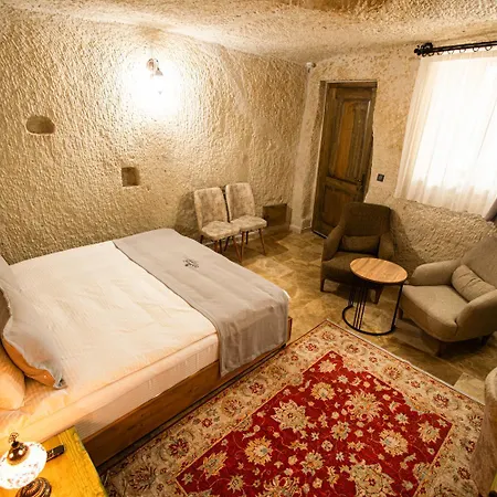 Hotel Majestic Cave House *