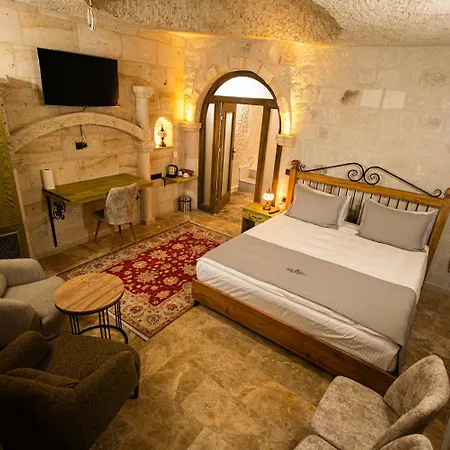 Hotel Majestic Cave House *