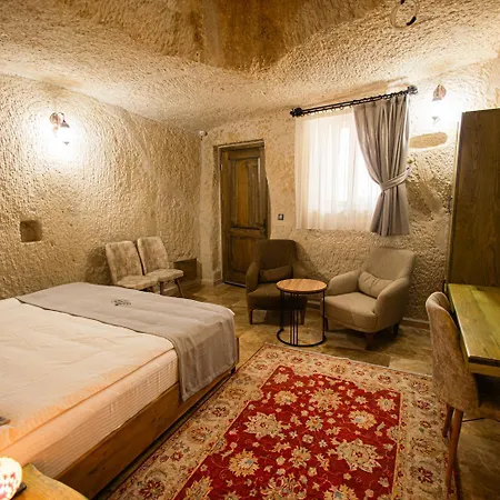 Majestic Cave House *