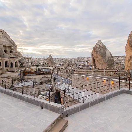 Majestic Cave House מלון נבשהיר