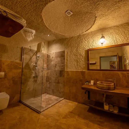 מלון Majestic Cave House *