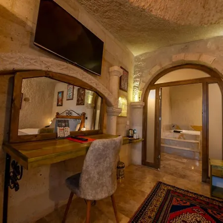 מלון Majestic Cave House