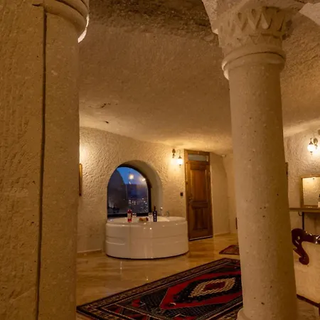 Majestic Cave House מלון *