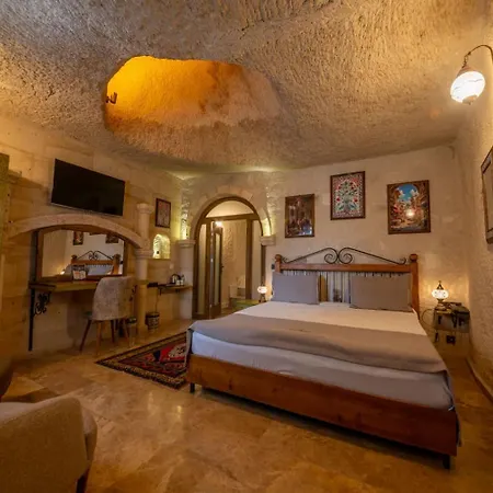 מלון Majestic Cave House