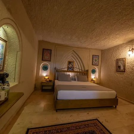 Majestic Cave House מלון *