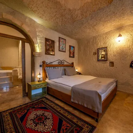 Majestic Cave House מלון