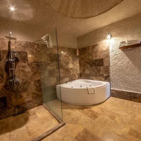 Majestic Cave House נבשהיר