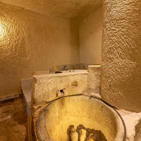 Majestic Cave House * נבשהיר