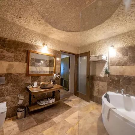 מלון Majestic Cave House