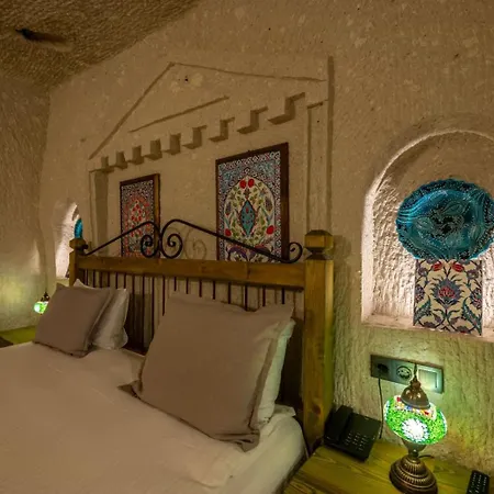 מלון Majestic Cave House *