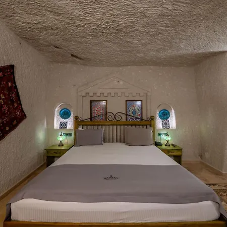 Majestic Cave House מלון נבשהיר