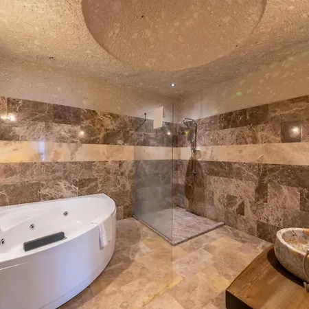 Majestic Cave House מלון *