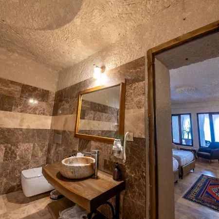 מלון Majestic Cave House *