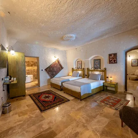 Majestic Cave House מלון *