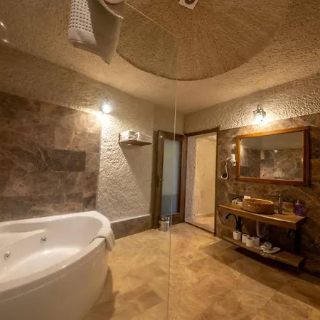 Majestic Cave House נבשהיר
