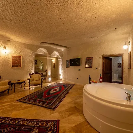 מלון Majestic Cave House