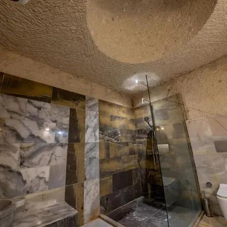 מלון Majestic Cave House