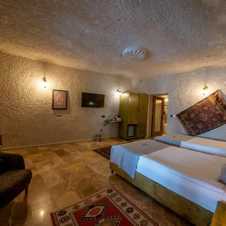 Majestic Cave House מלון *