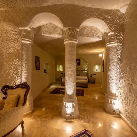 Majestic Cave House מלון