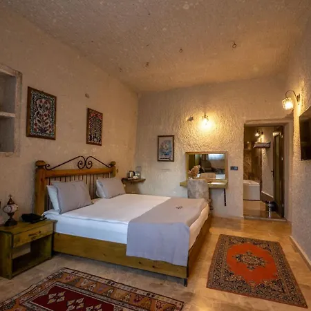 Majestic Cave House מלון