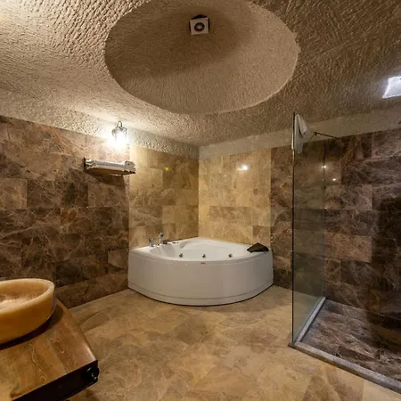 Majestic Cave House מלון *