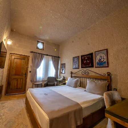 מלון Majestic Cave House *