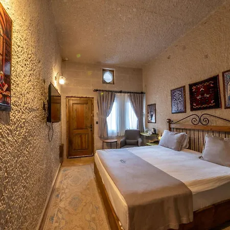 מלון Majestic Cave House *