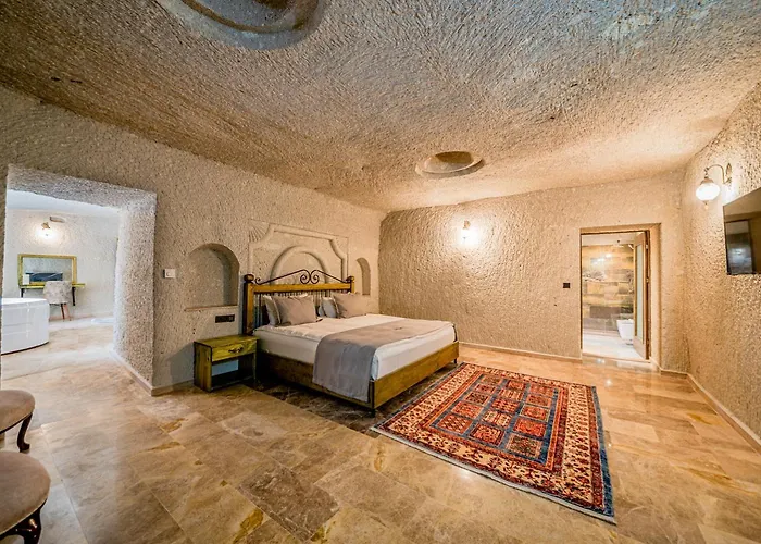 Majestic Cave House *