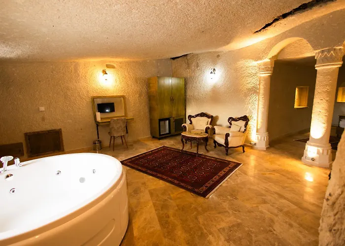 Majestic Cave House *