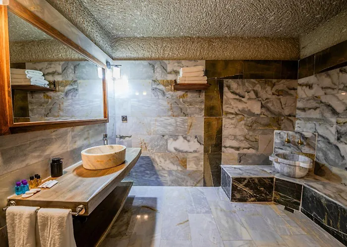 Majestic Cave House Otel *