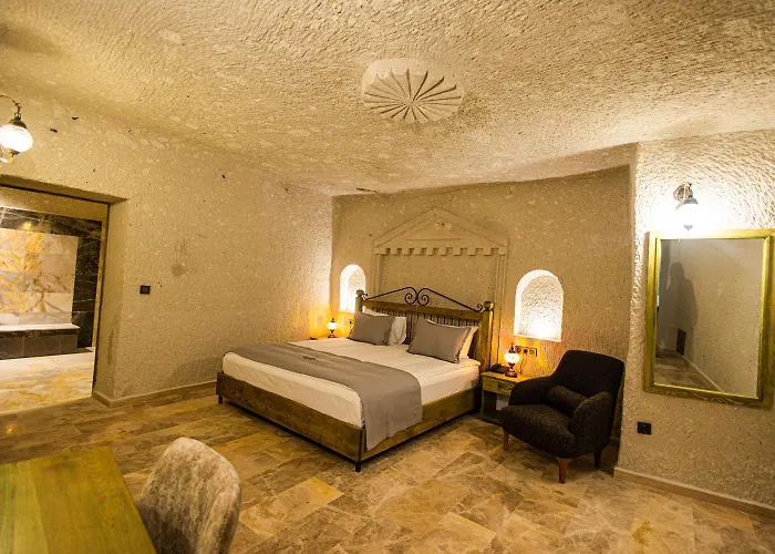 Majestic Cave House *