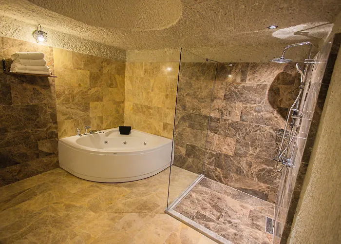 Otel Majestic Cave House *