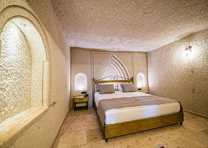 Majestic Cave House *