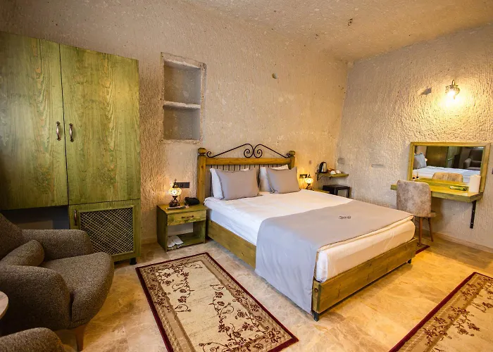 Majestic Cave House *